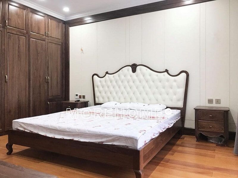 Mẫu giường ngủ óc chó đẹp với thiết kế theo phong cách tân cổ điển sang trọng, đẳng cấp